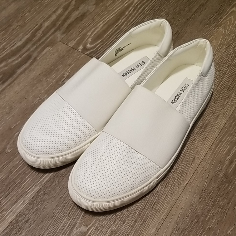 Steve Madden Emille Slip Ons/Flats